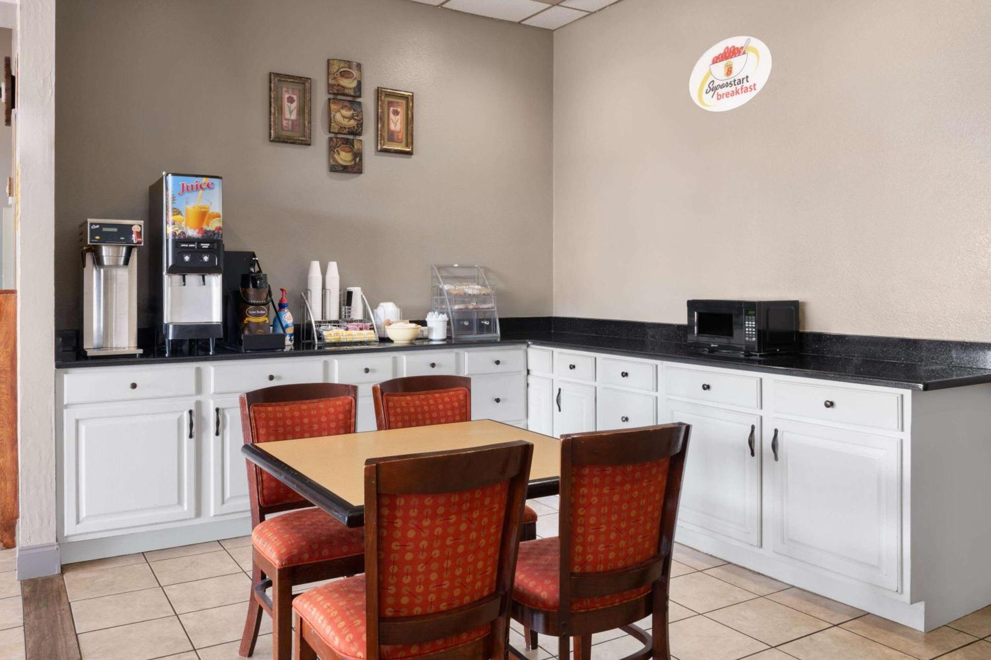 Super 8 By Wyndham Longview/North Motel Buitenkant foto