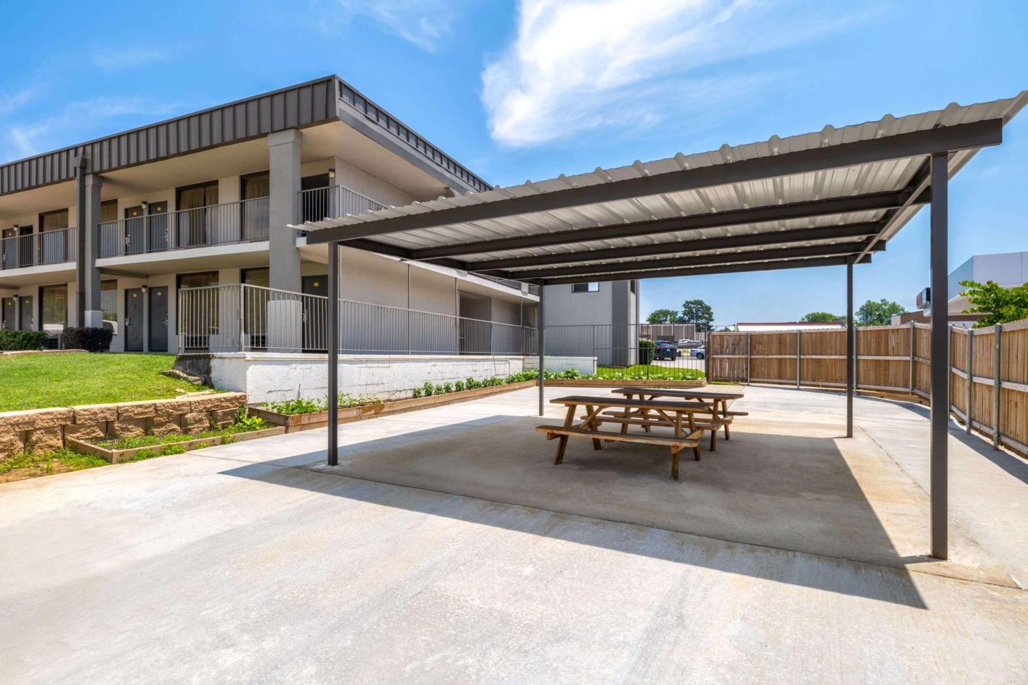 Super 8 By Wyndham Longview/North Motel Buitenkant foto